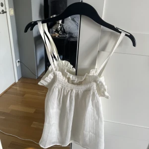 Mango topp - Vit topp från mango, inga defekter 
