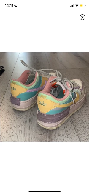 Nike skor - Köpta här på Plick i våras, lite cresade framme 💕 kan diskutera pris 