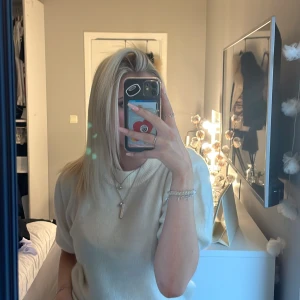 Tröja - Fin tröja från only, använd men i fint skick 