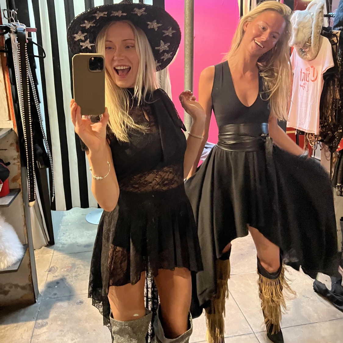 Coachella svart spetsklänning med läderskärp