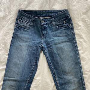 Snygga lågmidjade jeans från bondelid med bootcut! Nästan aldrig använda!💓