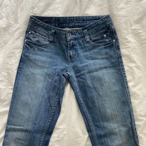 Lågmidjade jeans - Snygga lågmidjade jeans från bondelid med bootcut! Nästan aldrig använda!💓