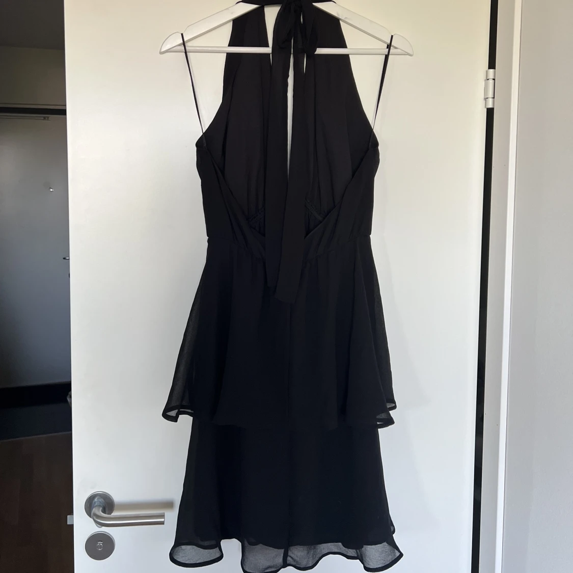 Svart ursnygg klänning från Gina Tricot  - 91