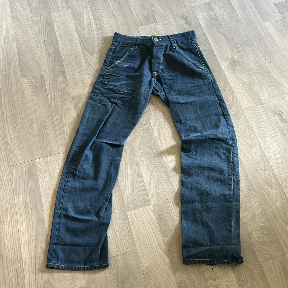 Feta vintage crocker 302 jeans😄🤝  Liten fläck som visas på sista bilden pga priset. Strl 30/32. Jeans & Byxor.