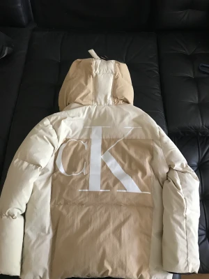 Calvin Klein vinterjacka  - 10/10 skick Sprillans ny vinterjacka  (Dunvinterjacka) 