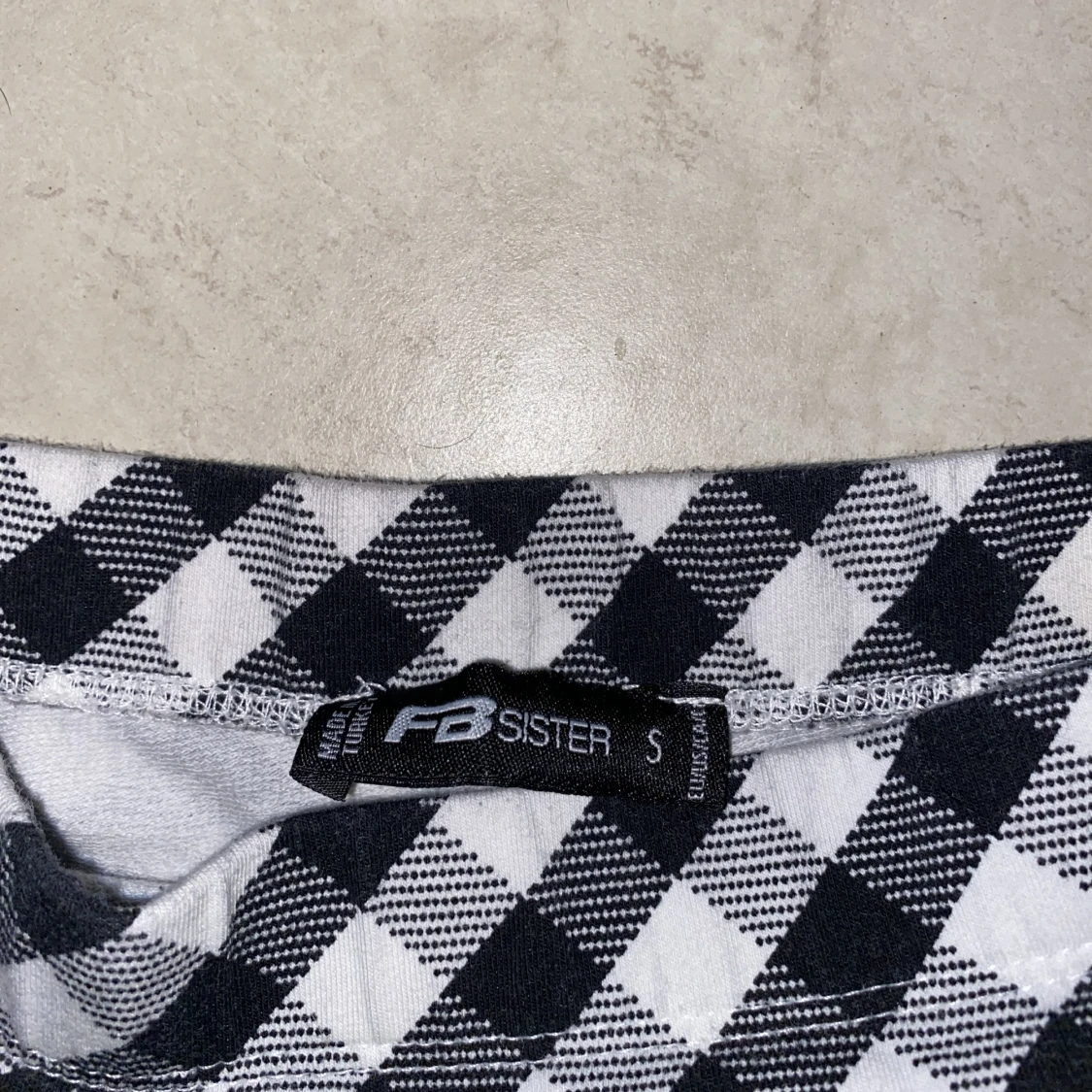 Rutig tajt kjol  - 91