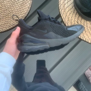 Nike 270 - Säljer mina Nike 270 för dom är för små