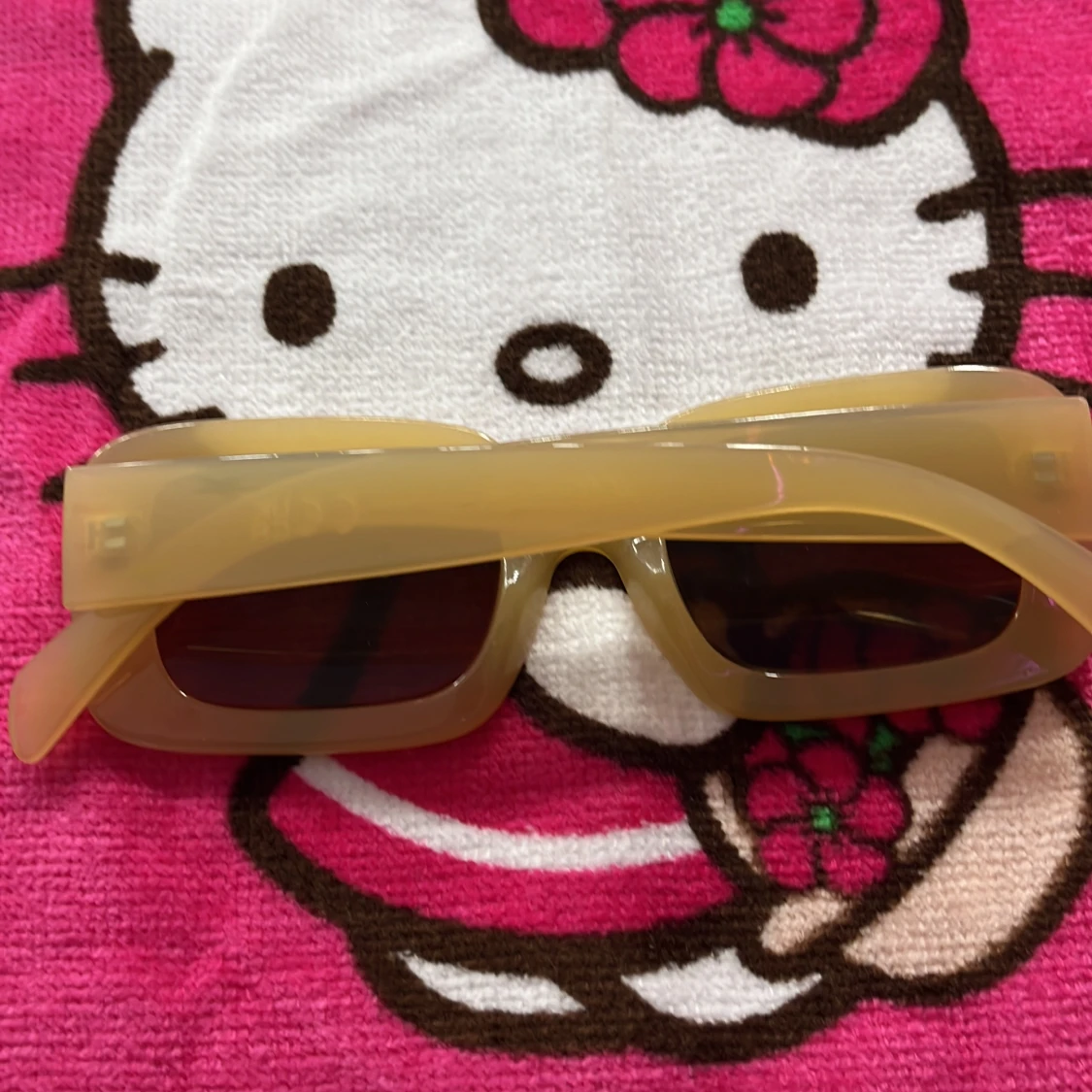 Oranga solglasögon från h&m - 90