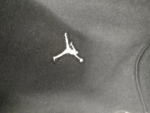 Jordan  - Hoodie Jordan i storlek S, skick 10/10. Om du vill ha flera bilder eller du har frågor du kan skriva till mig 🤗💛