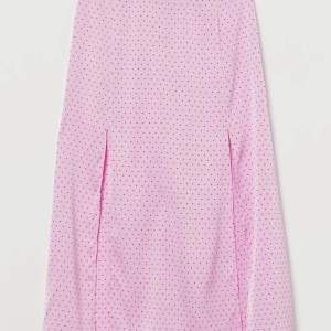 Super söt, lite längre kjol från h&m i storlek 34 Skriv för fler bilder eller frågor💓