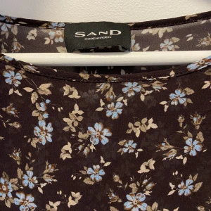 Arella blus från SAND Copenhagen  - Använd endast en gång Ord.pris 1499:-