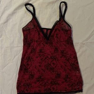 Röd meshtopp - Jättegulligt linne❤️köpt här på plick