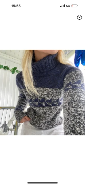 Stickad polotröja - Supermysig stickad tröja med polo! Tyvärr för liten på mig❤️