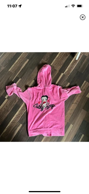 Betty boop sip hoodie  - Aldrig använd, super söt å bekväm❤️ Priset kan diskuteras 