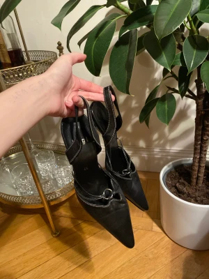 Kitten heels - Super trendiga kitten heels med spetsig tå 🤩