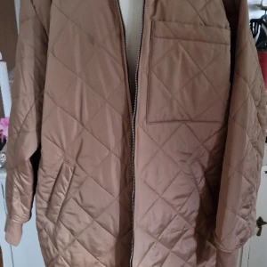 Härlig höst jacka - Perfekt Nu Till hösten och vintern med en varm go tröja under 