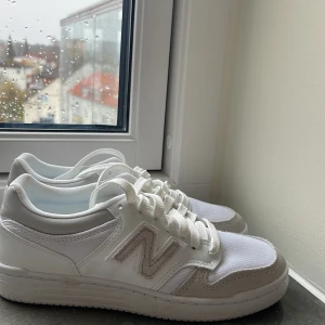 Newbalance skor - Säljer helt oanvända newbalance skor i 480 modell. Köptes för 1245kr. Vid snabb affär kan pris diskuteras 