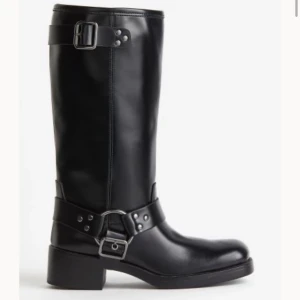 Söker! biker boots!  - Söker denna skon från H&M i storlek 38! Skriv gärna om ni vill sälja till ett bra pris ☺️