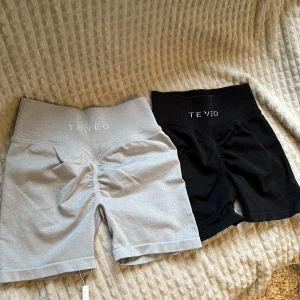 Teveo shorts  - Oanvända shorts från teveo, normala i storleken. Köpta för ish 400kr styck. Båda för 350 eller 200 per par.