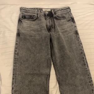 Jeans - Denim tom tailor som jag aldrig använder. Passform loose fit
