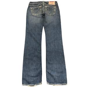 True religion jeans i modellen Johnny super T. Storlek 30x34, benöppning 21cm. Använd gärna köp nu!