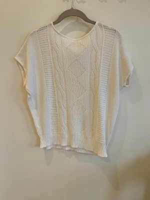 Virkad väst - Vintage väst stickad!