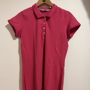 Klänning - Pikéklänning i toppskick. Storlek L. 