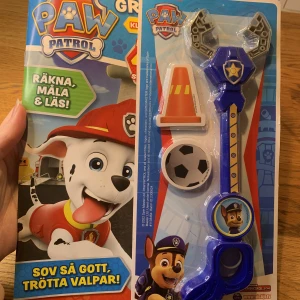 Paw Patrol tidning  - Helt ny Paw Patrol tidning. Med målarsidor, pysselsidor, saga, klistermärken + leksaker. Nummer 3 2023. Nypris 56kr