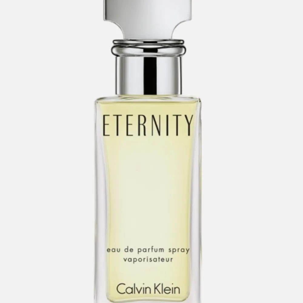 Ck eternity parfym 100 ml, se bild 2 hur mycket som finns kvar (lite mer än 1/3) 💗 nypris runt 1000 kr. Övrigt.