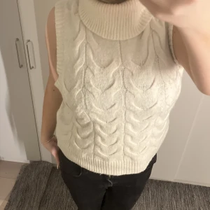 Super fin stickad tröja - Jätte fin stickad tröja med lite mönster från JDY