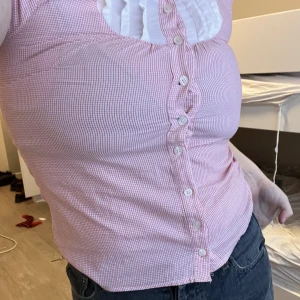 Skjort blus - Jättefin, fick hem igår men min byst är tyvärr för stor för den:(