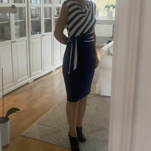 Ralph Lauren klänning - Klänning i fint skick av ett stretchigt följsamt material. 