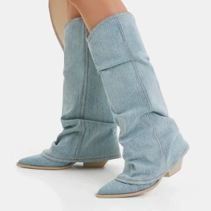 Cowboy boats - Super snygga cow boy boats som tyvär inte kommer till använding, skicket är väldigt bra 🫶🏽⭐️