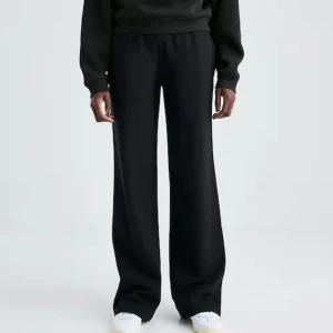 Bikbok mjukisar - Säljer mina super fina mjukisbyxor från bikbok, inga defekter, nypris 400💗