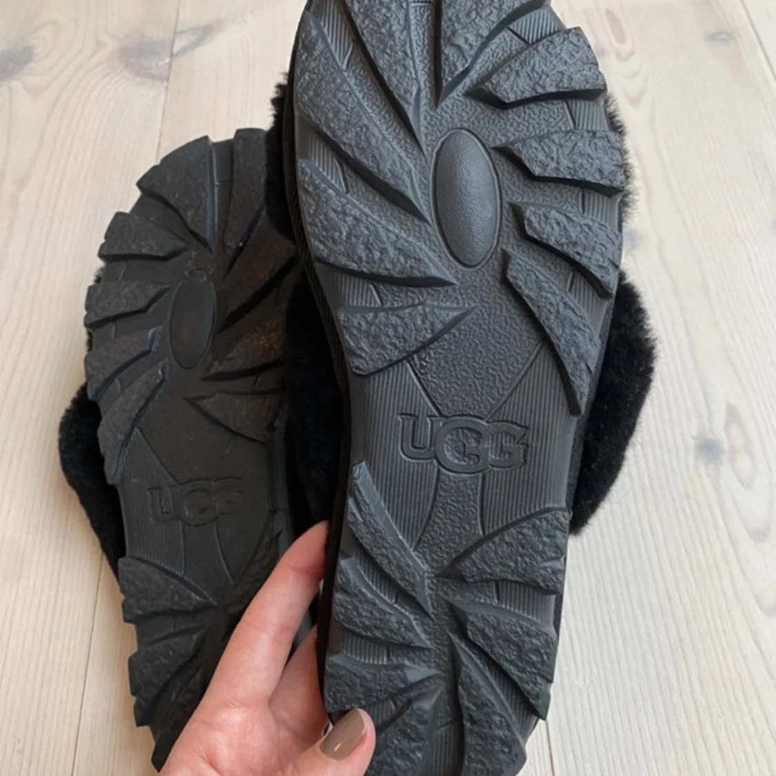 UGG - 91