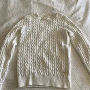 Säljer denna sjukt fina tröja från Holly & white (by lindex)💗 i storlek xs. Tröjan är i bra skick, använd endast få gånger 🫶🏼