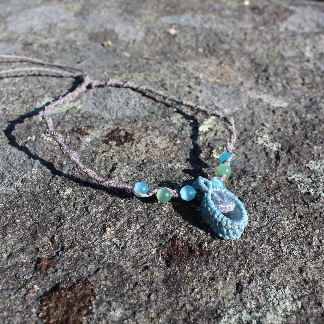 Handgjort kristallhalsband - 91