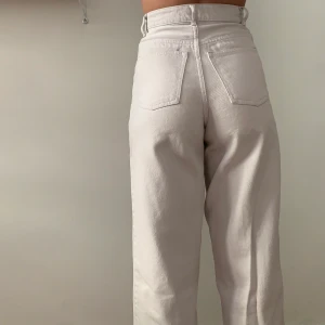 Jeans - Jättefina sommarjeans från hm som tyvärr är lite för små för mig.