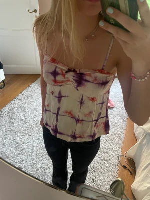 Linne - Sååå gulligt linne den odd Molly i storlek XS/S