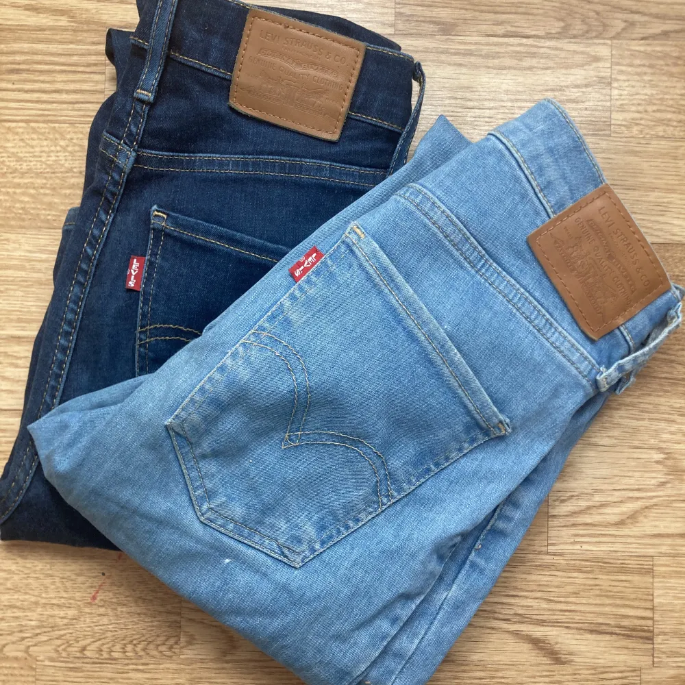2 st Levis jeans. Samma model bara olika färger, samma storlekar. Köp en betala 300 om du köper båda blir de 500. Pris går att diskutera. Jeans & Byxor.