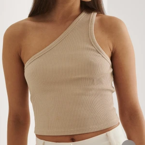 NA-KD linne - Linne från NA-KD. Väldigt bra skick inga slitningar. Storlek s.