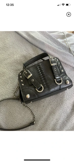 zara väska  - superfin zaraväska som jag säljer då den inte kommer till användning så mycket