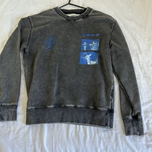 Off white tröja  - Asfet tröja nästan oanvänd 