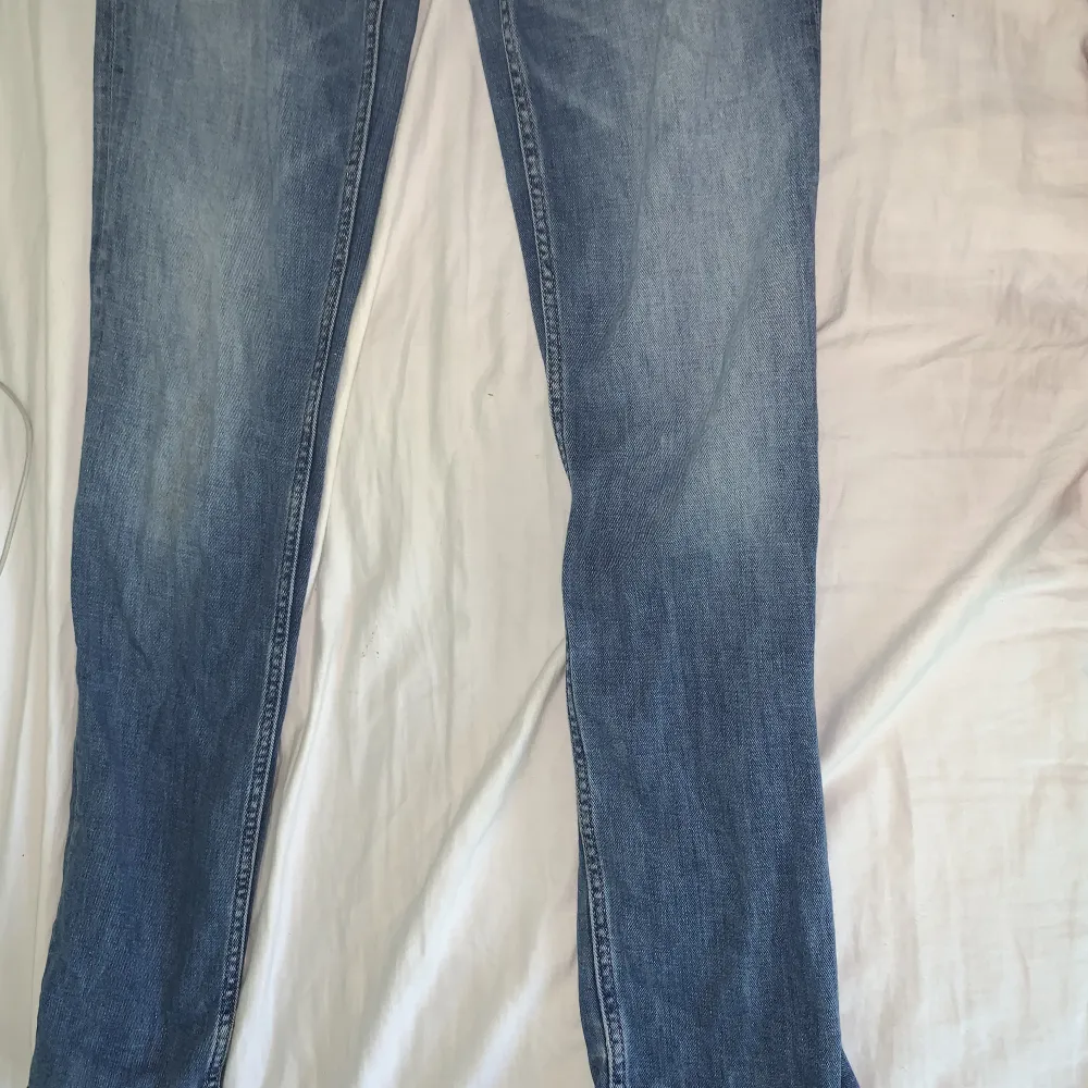 Lågmidjade jeans köpta i Italien från marc opolo. Bra skick och storlek 32/34 pris kan förhandlas. . Jeans & Byxor.