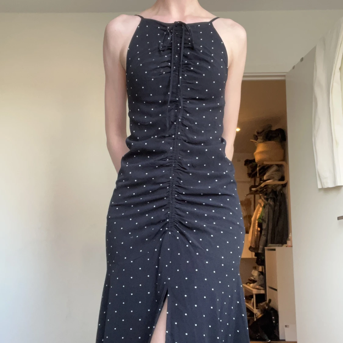 Midiklänning prickig 