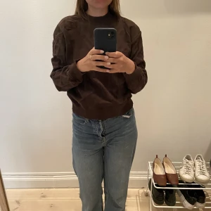 Tröja från NAKD - Tröja från NA-KD   Brun. Storlek S   Aldrig använd 