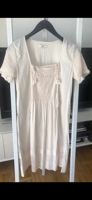 Klänning S - Från Danska Day Birger et Mikkelsen  Cream färg 