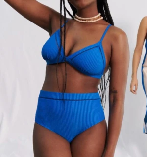 Blå bikinitopp lemlem x H&M - Säljer en helt oanvänd bikiniöverdel från lemlem x H&M kollektionen då den är för liten för mig. Som ny! 