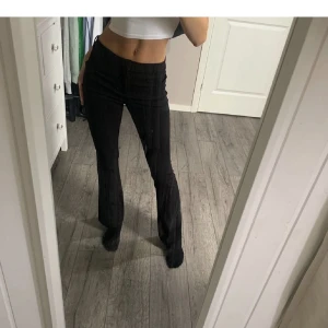 Veromoda kostymbyxor  - Super snygga kostymbyxor i väldigt stretchig matrial. 