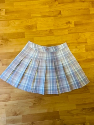 Gullig kjol - Bara använd 1 gång! Så den är i nyskick 